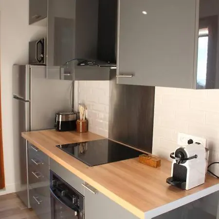 Aix Les Bains 2p Standing 40m2 Avec Jardin, Parking, Proche Thermes